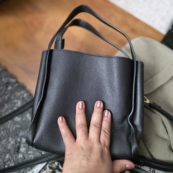 kate spade Black Pebbled Leather Crossbody Bag with Gold Logo - Picture 10 of 13